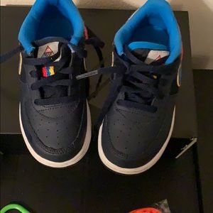 Toddler Nike size 9